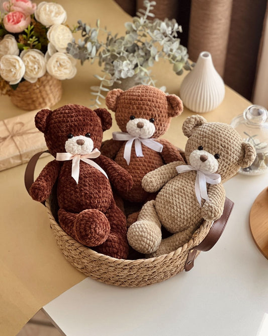 The Ultimate Amigurumi Family: 20+ Patterns